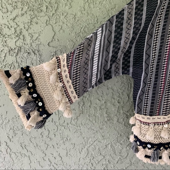 Zara cardigan with different designs - Picture 2 of 5